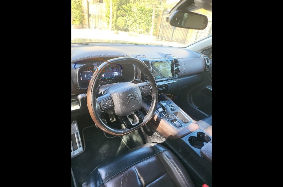 C5 Aircross Citroën أسود