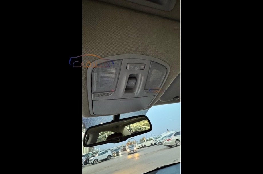 Elantra Hyundai أبيض