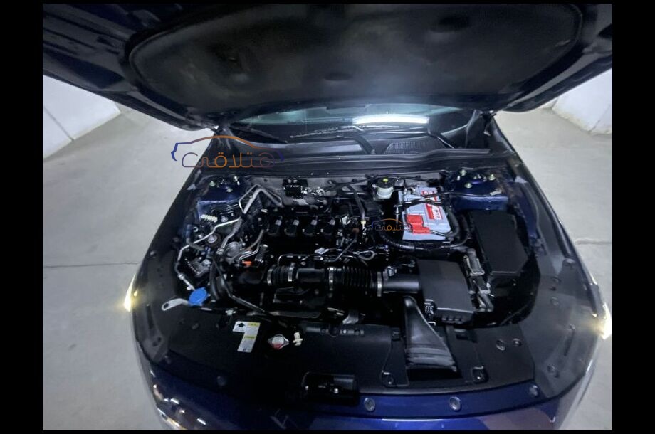 Accord Honda الأزرق الداكن