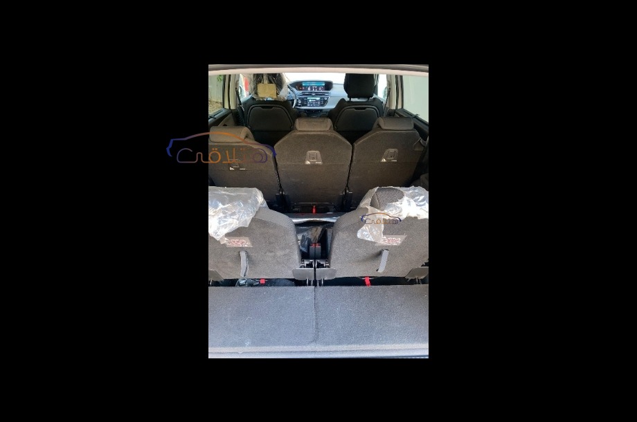 Cherokee Jeep فضي