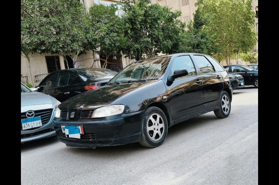 Ibiza Seat أسود