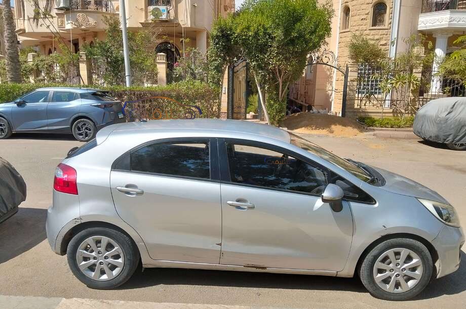 Rio Kia فضي