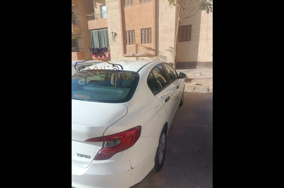 Tipo Fiat أبيض