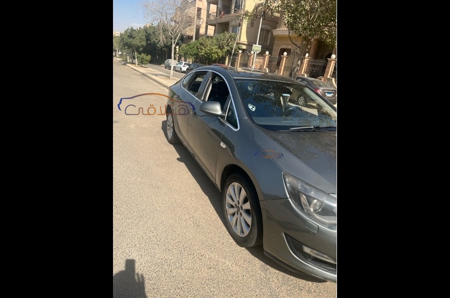 Astra Opel رمادي