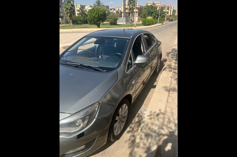 Astra Opel رمادي