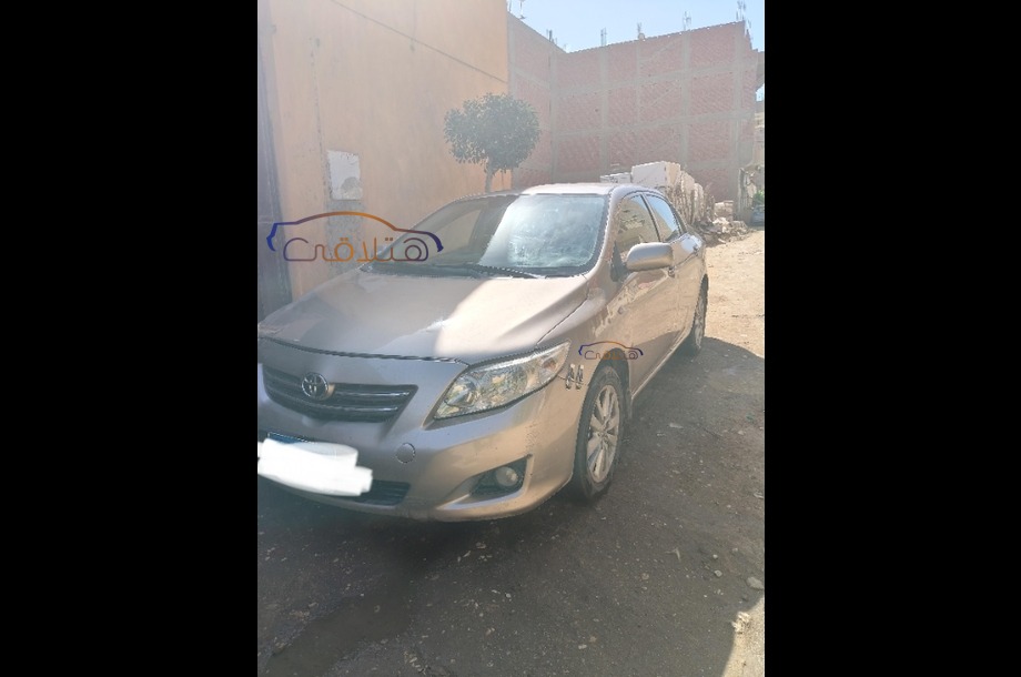 Corolla Toyota ذهبي