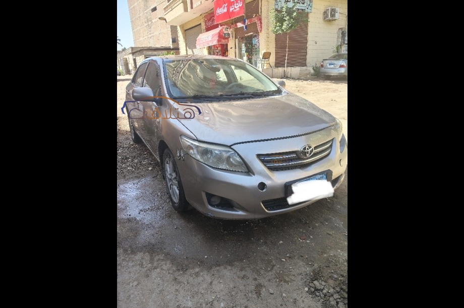 Corolla Toyota ذهبي