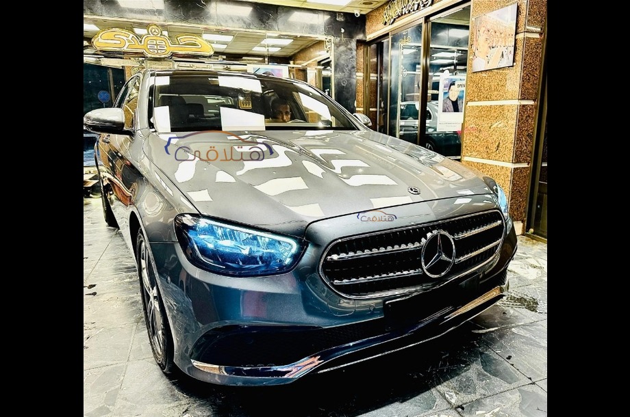 E 200 Mercedes رمادي