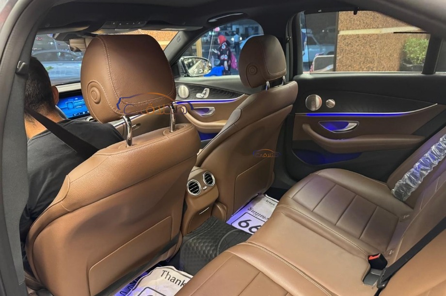 E 200 Mercedes رمادي