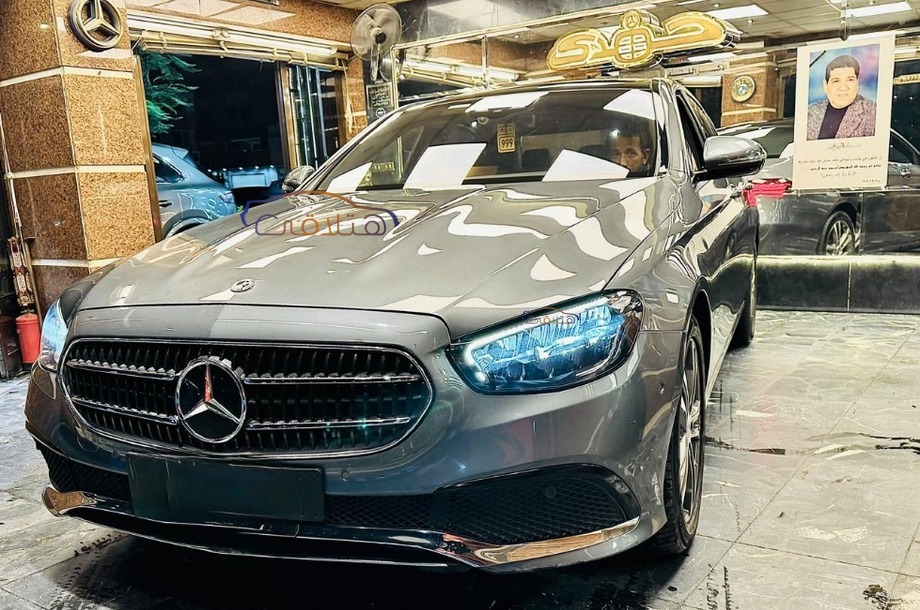 E 200 Mercedes رمادي