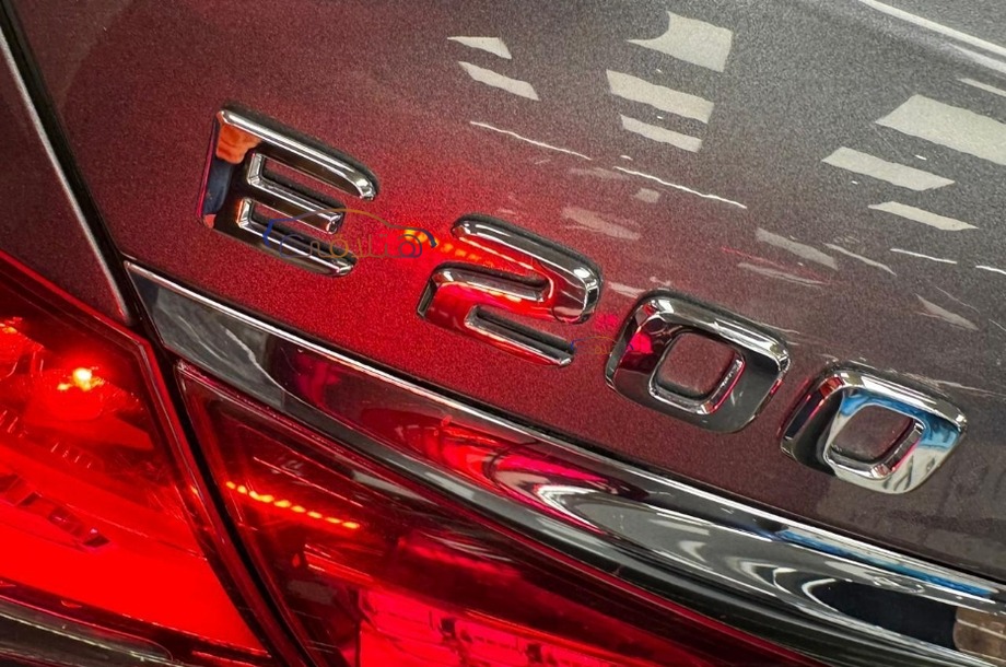 E 200 Mercedes رمادي