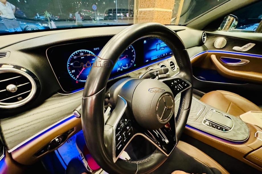 E 200 Mercedes رمادي