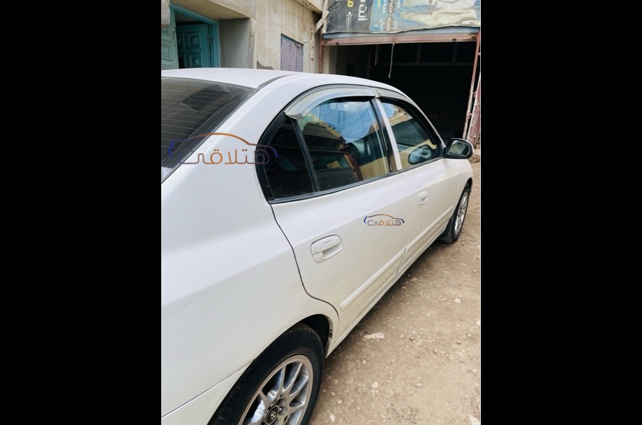 Avante Hyundai أبيض