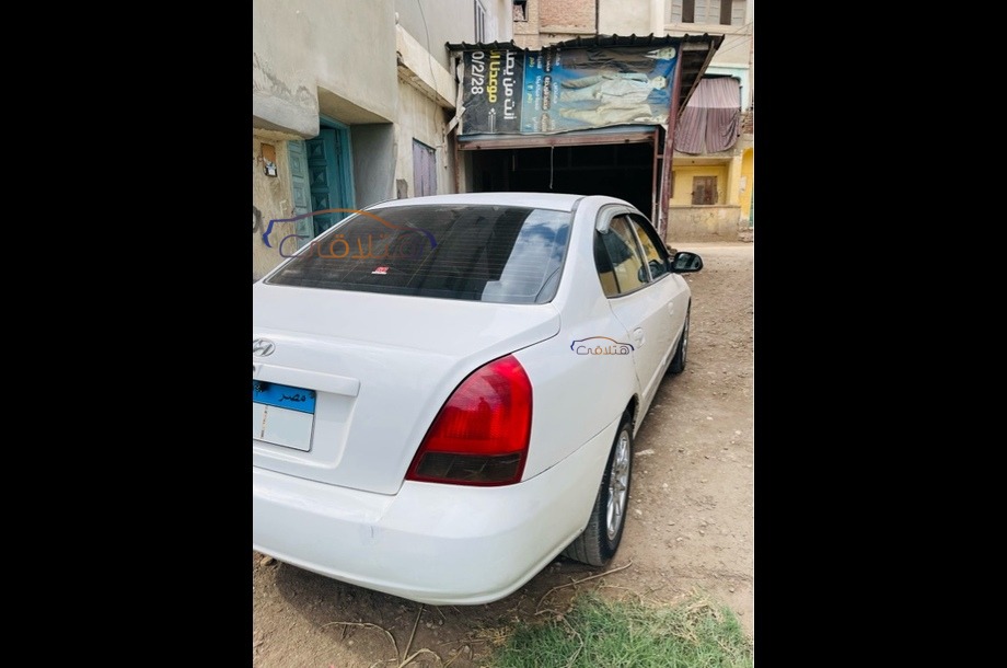 Avante Hyundai أبيض