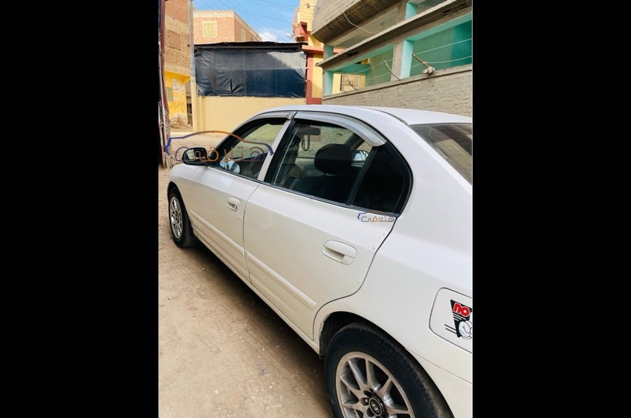 Avante Hyundai أبيض