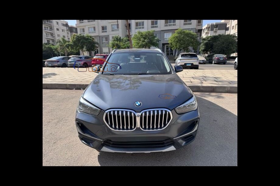 X1 BMW فضي