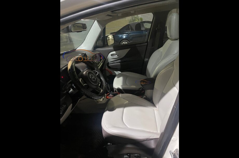 Renegade Jeep أبيض