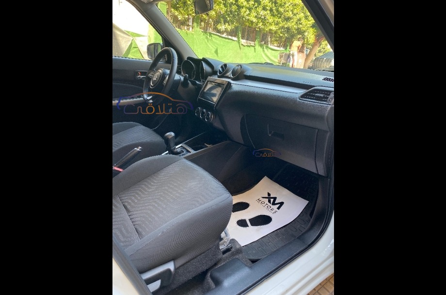 Swift Suzuki أبيض