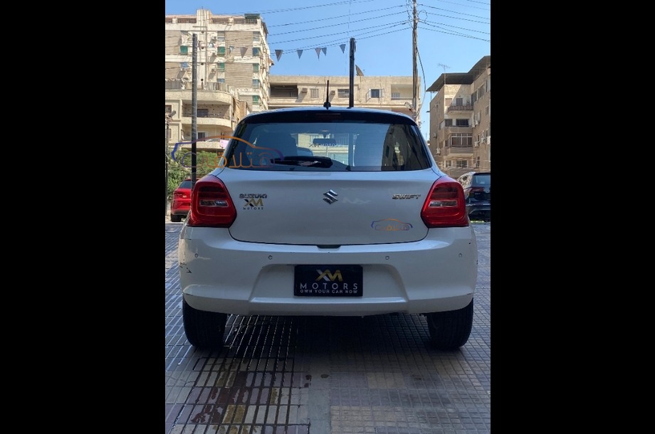 Swift Suzuki أبيض