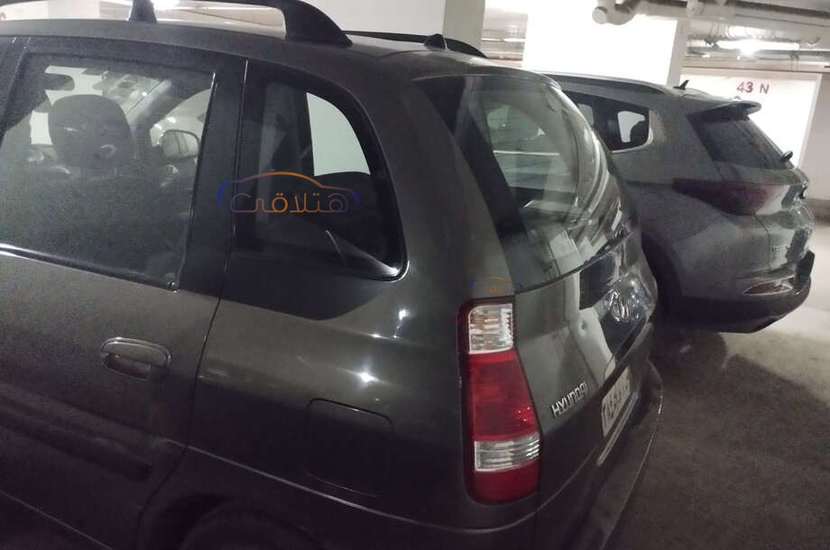 Matrix Hyundai بني