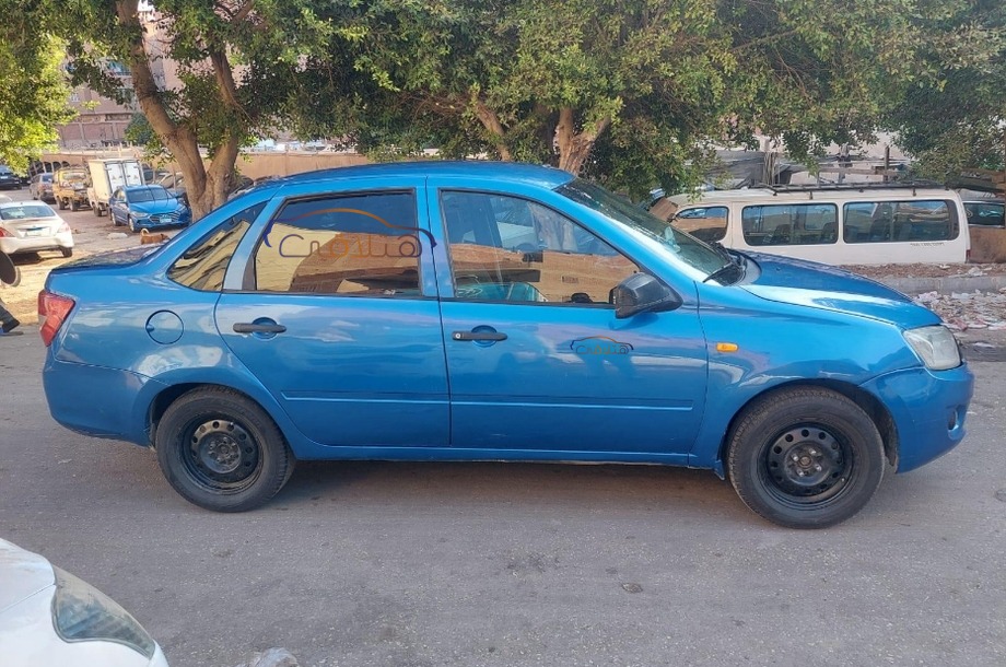 Granta Lada أزرق