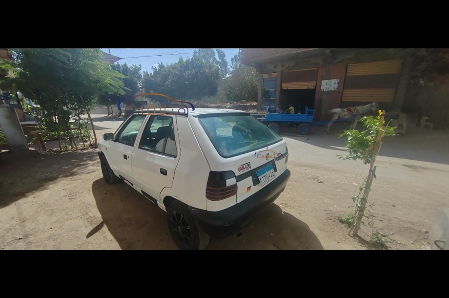 Felicia Skoda أبيض