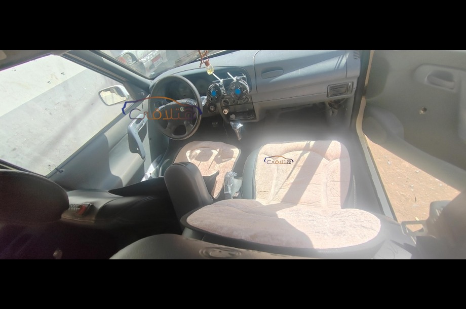 Felicia Skoda أبيض