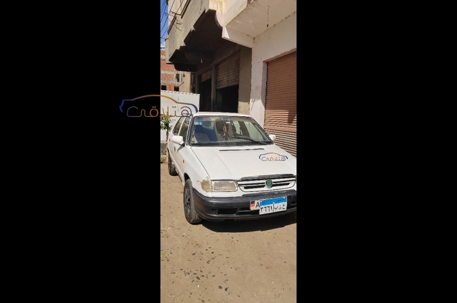 Felicia Skoda أبيض