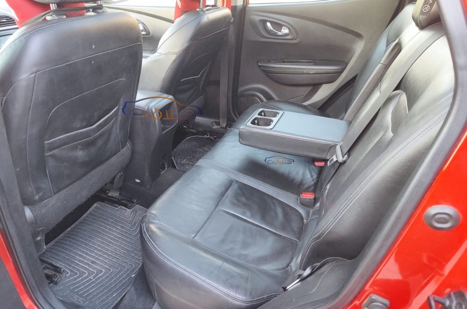 Kadjar Renault احمر