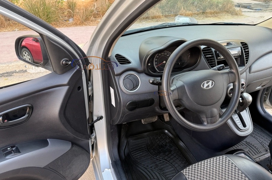 I10 Hyundai فضي