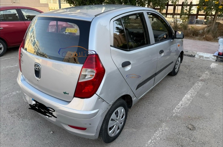 I10 Hyundai فضي