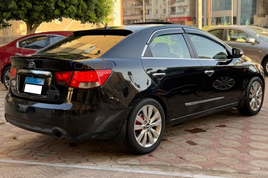 Cerato Kia أسود