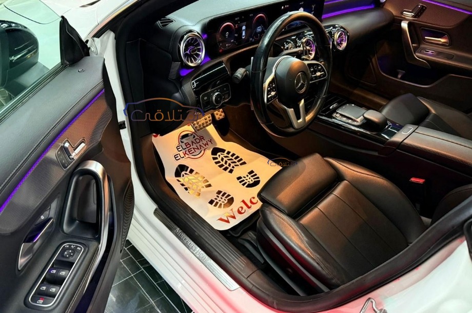 CLA 200 Mercedes أبيض