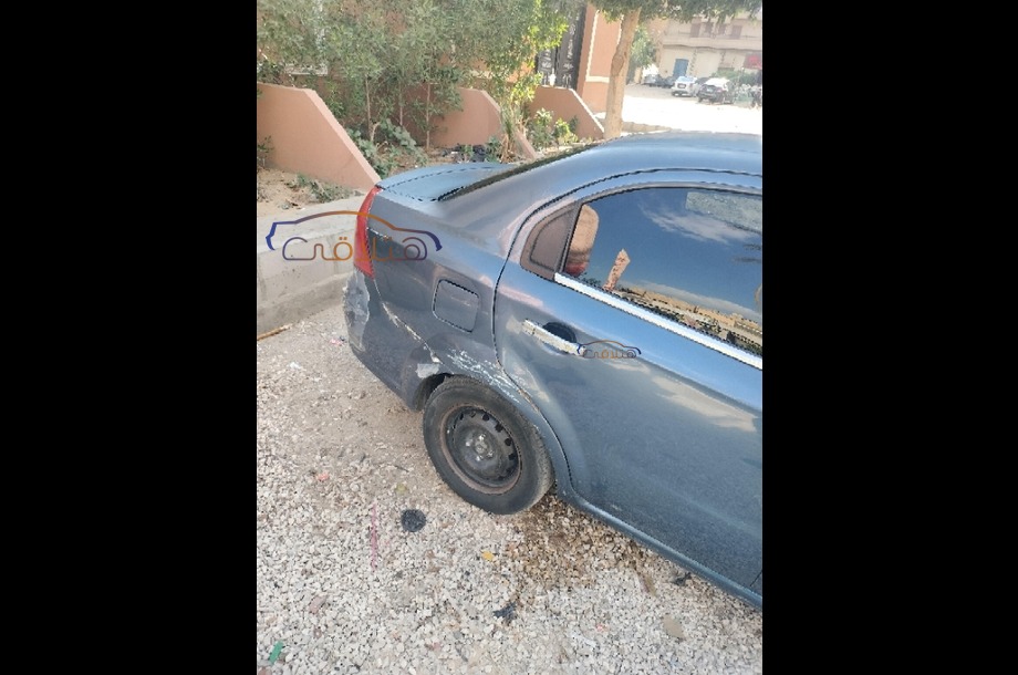 Aveo Chevrolet الأزرق الداكن
