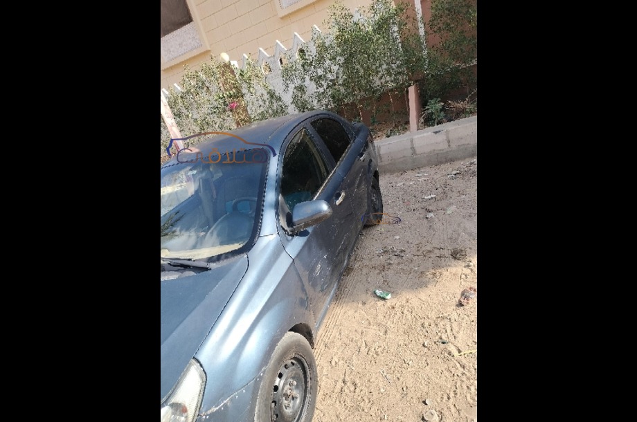 Aveo Chevrolet الأزرق الداكن