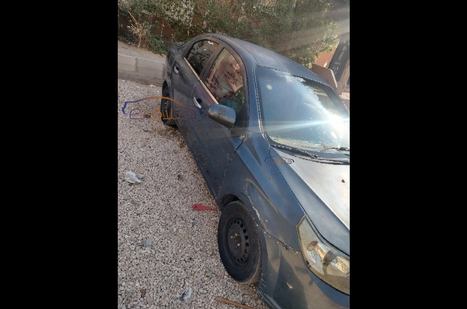 Aveo Chevrolet الأزرق الداكن