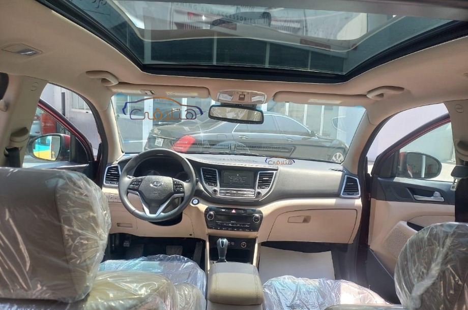 Tucson Turbo Hyundai Dark red