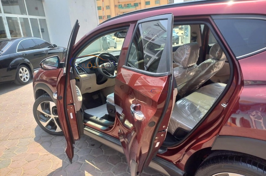 Tucson Turbo Hyundai Dark red