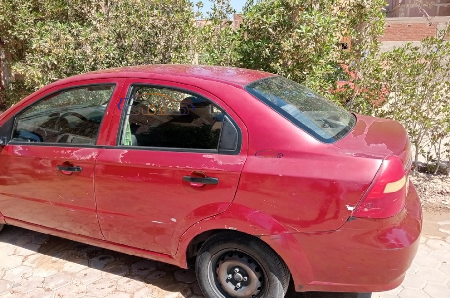 Aveo Chevrolet Dark red
