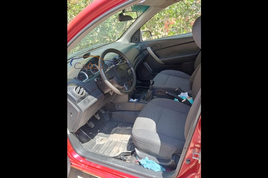 Aveo Chevrolet Dark red