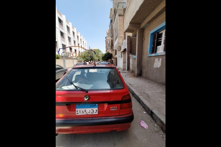 Felicia Skoda احمر