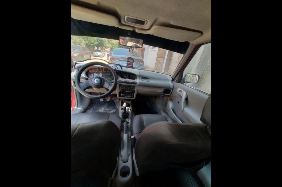 Felicia Skoda احمر