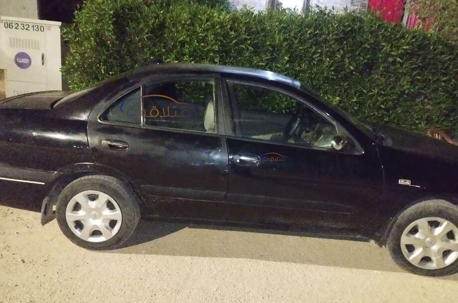 Sunny Nissan أسود