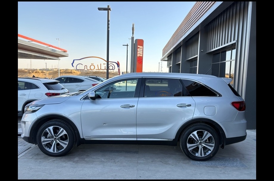 Sorento Kia فضي