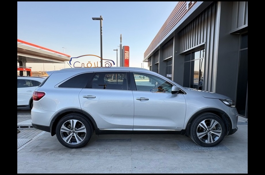 Sorento Kia فضي