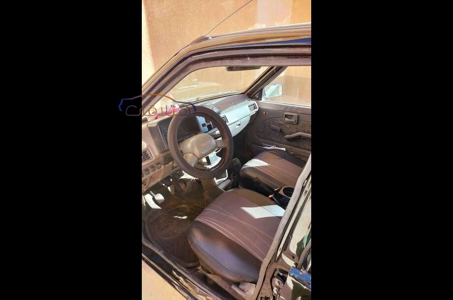 Maruti Suzuki أسود