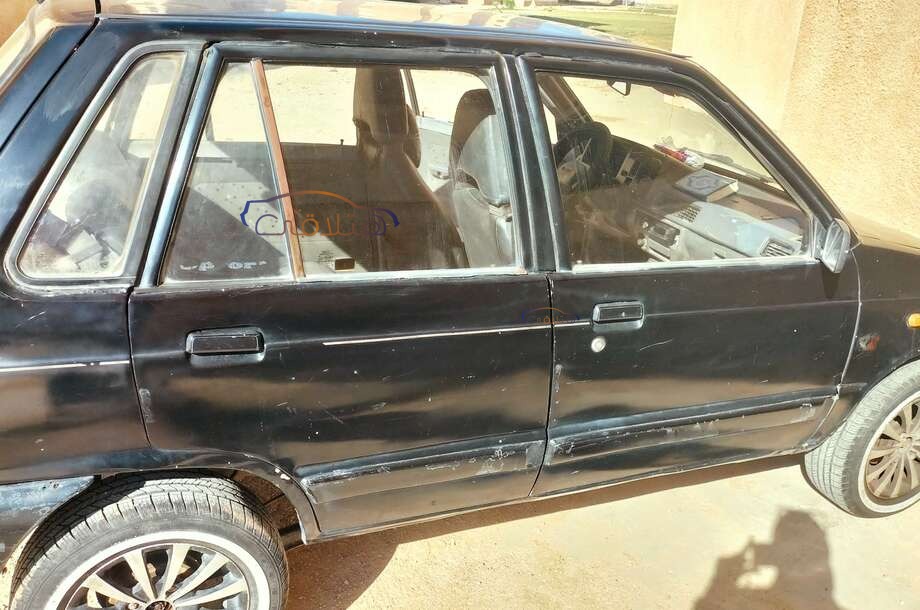 Maruti Suzuki أسود