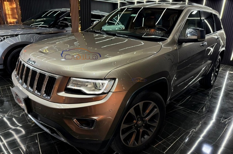 Grand Cherokee Jeep برونزي