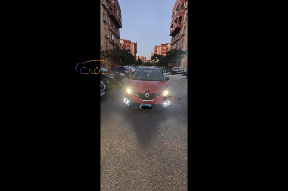 Captur Renault احمر