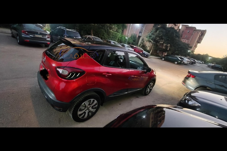Captur Renault احمر
